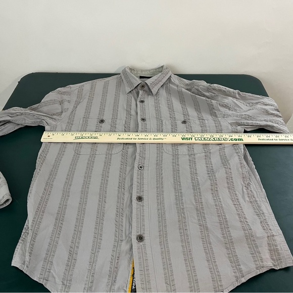 Cabelas Button Shirt Mens Large Gray Striped Nylon Flannel Outdoors (490) - Picture 7 of 8
